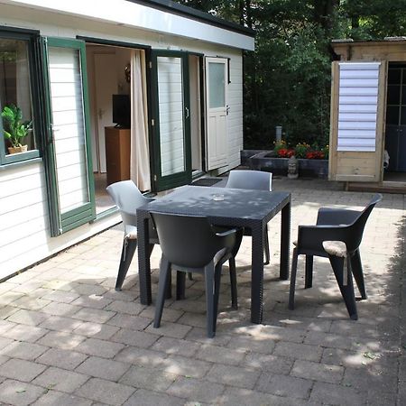Willa Sfeervolle Chalet Met Terras, H14 De Veldkamp, Epe, Voor 4 Personen Zewnętrze zdjęcie
