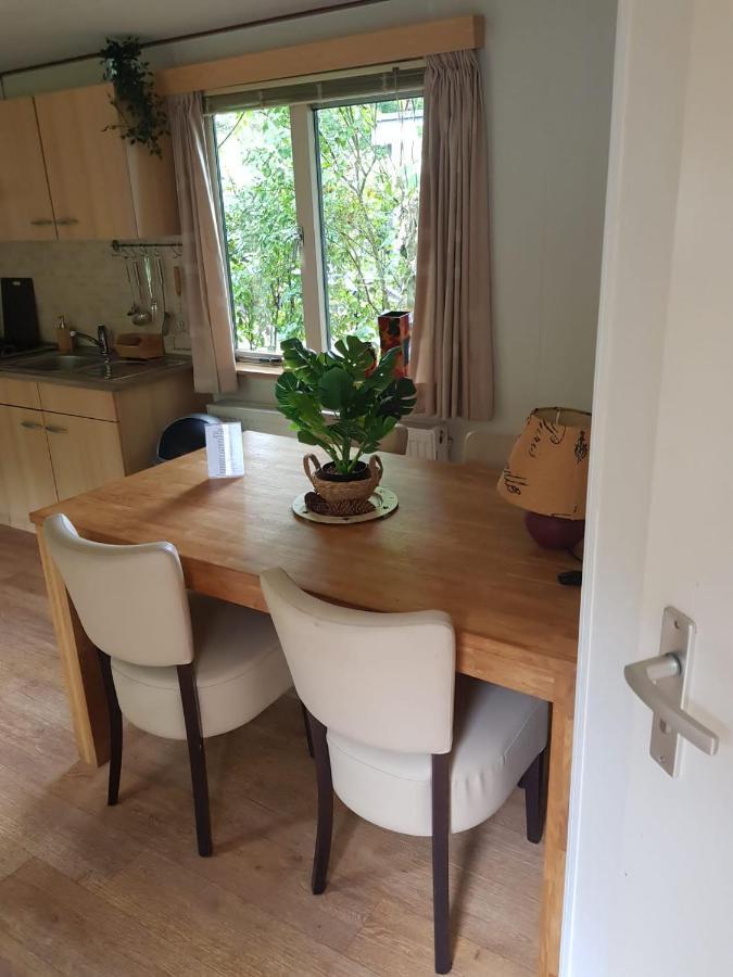 Willa Sfeervolle Chalet Met Terras, H14 De Veldkamp, Epe, Voor 4 Personen Zewnętrze zdjęcie